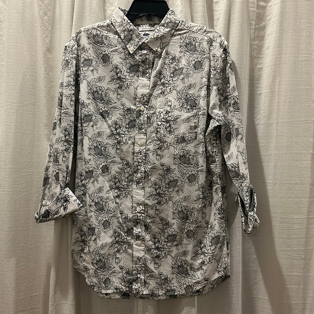 Old Navy button down shirt, size medium. White with black floral pattern